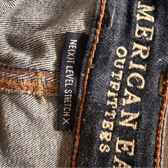 American Eagle Stretch Denim Shorts Distressed Cuffed Size 4 Blue Jean Cutoffs - Picture 4 of 9